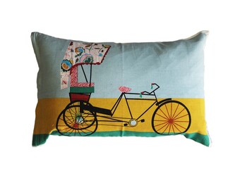 5 sentences about auto rickshaw image