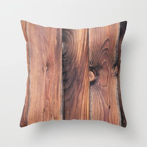 Oreiller ou housse en bois de grange rustique - Couleurs neutres douces, décoration d&#39;intérieur de ferme, décoration d&#39;aspect bois pour espaces rustiques modernes