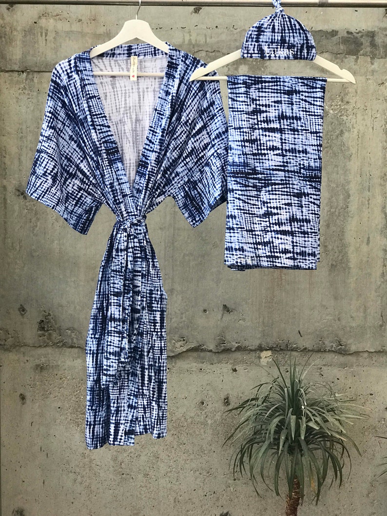 Matching dad t-shirt Maternity robe and swaddle set boy Tie Dye. Mommy and me robe and swaddle set boy