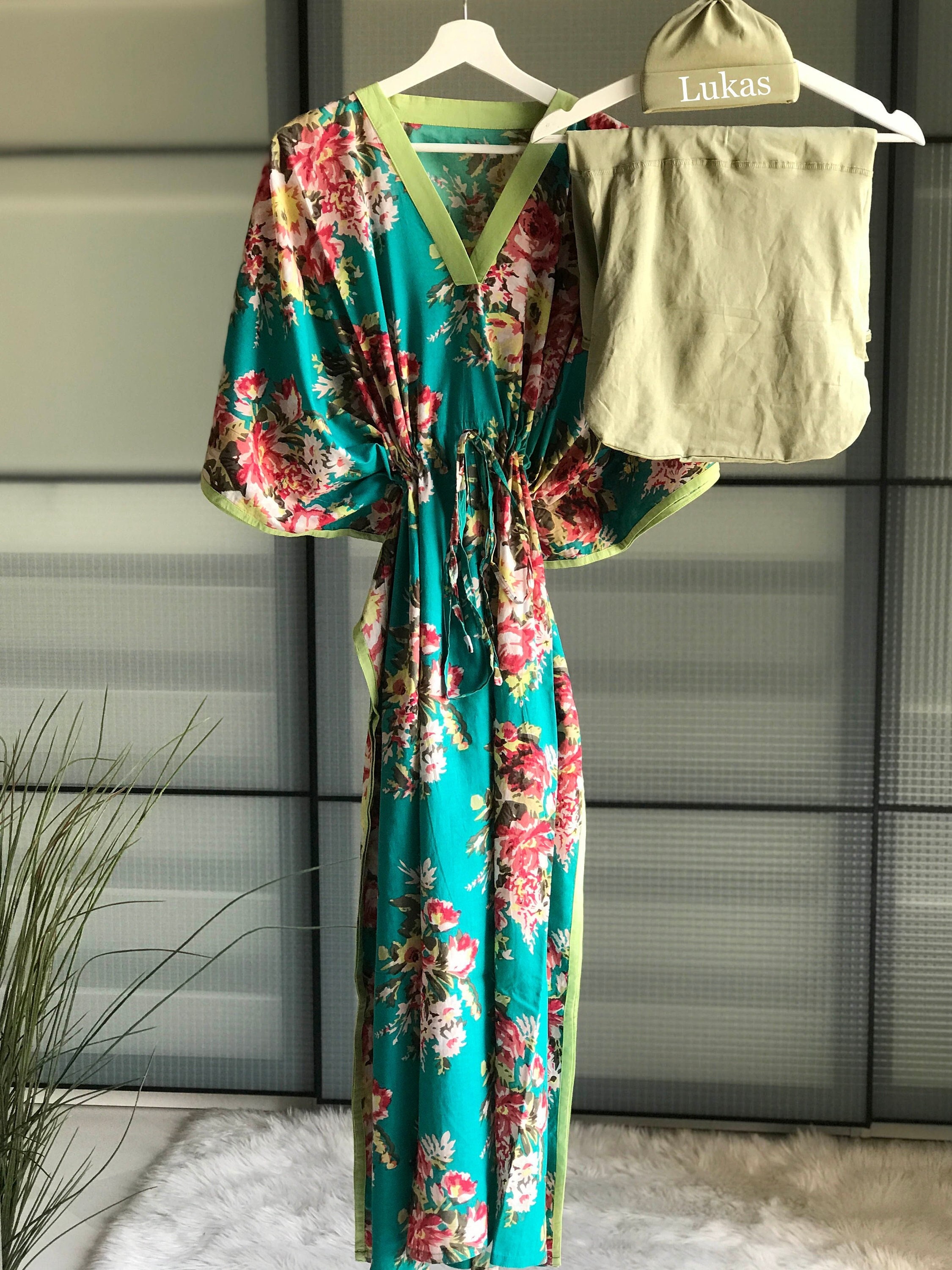 Kimono bata premamá para embarazo y lactancia, muy cómoda.