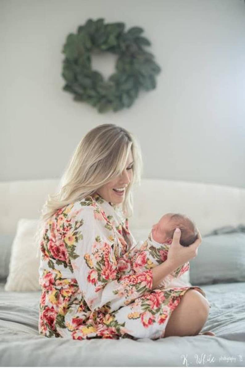 mom-in-robe