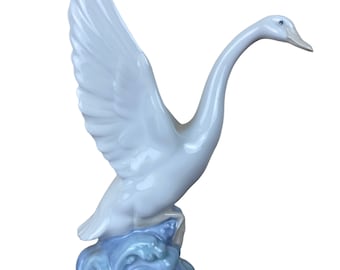NAO by Lladro Porcelain Figurine 1007 Swan Duck Goose Retired