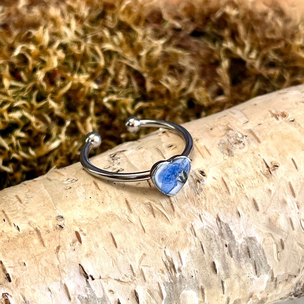 Real forget me not ring Blue flower ring Adjustable mini heart ring Hypoallergenic minimal jewelry Best friend gift Bridesmaids gift