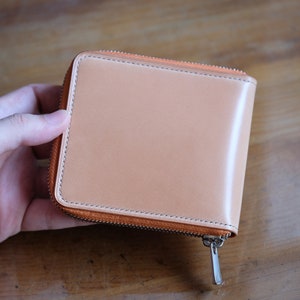 MILDY HANDS - Cartera con clip para billetes 03 - Cartera con cremallera (Shinki Hikaku Shell Cordovan) Natural / Buttero Leather Oarnage