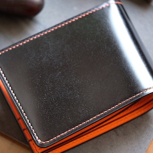 MILDY HANDS - SW01 - Carteira Bifold (compartimentos para cartão Wave) / Concha Japonesa Cordovan / Preto / Laranja / H85mm