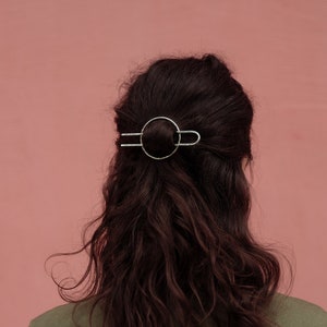 大切な Hammered Circle Hair Clip Minimalist Hair Barrette Brass ヘアアクセサリー