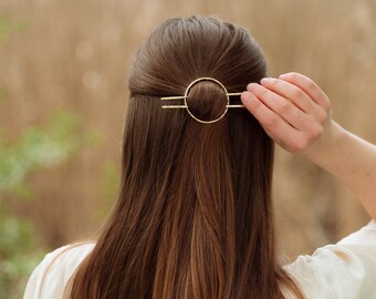 Hammered circle hair clip minimalist hair barrette brass hair slide bridal hair accessory gold textured circle with hair fork gift for her