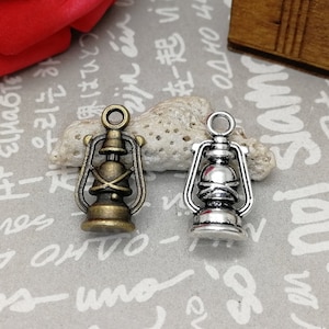 6/20 Pcs Metal kerosene oil hurricane lamp light Pendant Necklace Earring Keychain Charm Jewelry Finding Antique Bronze Silver Color AM0578