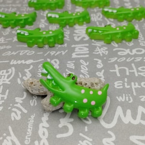 10/50 pieces plastic crocodile alligator flat back cabochon charm resin flatback cab decoration handmade jewelry bead pendant finding AP0071