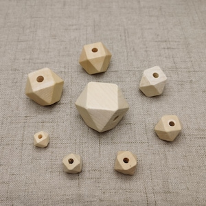 Naturalny drewniany koralik 8/10/12/14/16/18/20/25 MM Wielościenny nieregularny kształt geometryczny, niedokończony drewniany wisiorek urok biżuteria DIY znalezienie AW0352