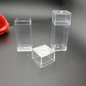 4 stycken 30x30x80 mm fyrkantig form genomskinlig PS-plastlåda, smyckes-, pärl-, örhänges-, bröllopsfest-, present- och förvaringsanordning i akrylharts, AB0087