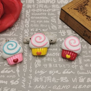 6/20 pieces plastic ice cream cone pendant charm , resin handmade jewelry making DIY finding necklace earring decoration accessory , AP0509