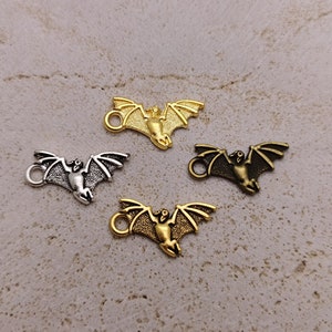 20/100 Pieces Metal bat wing Pendant Necklace Earring Keychain Charm , Handmade Jewelry DIY Finding Antique Bronze Silver Gold Color AM0818
