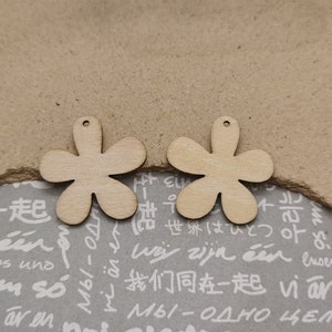 6/20/100 pcs Flower Floral Shape Natural Wooden Pendant , Unfinished Wood Cutout Earring Dangle Drop Filigree Teardrop Jewelry Charm AW0293