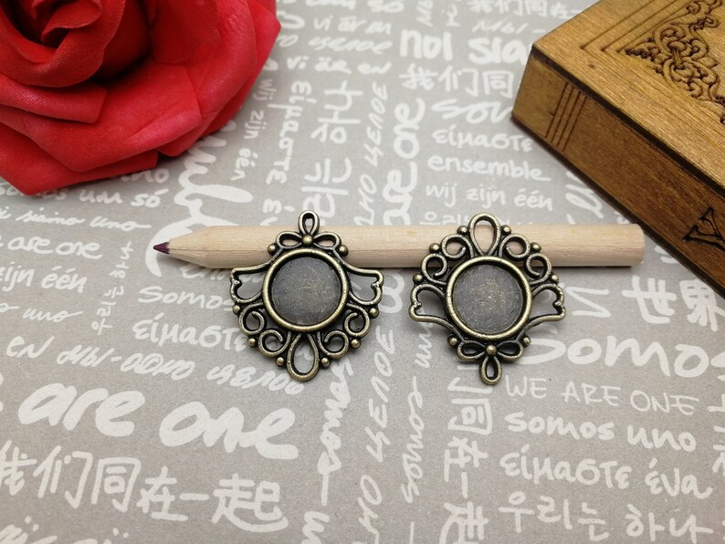 antique bronze silver color AM737 10pcs 12mm round match metal cameo cabochon base settings tray blank flower floral pendant drop charm