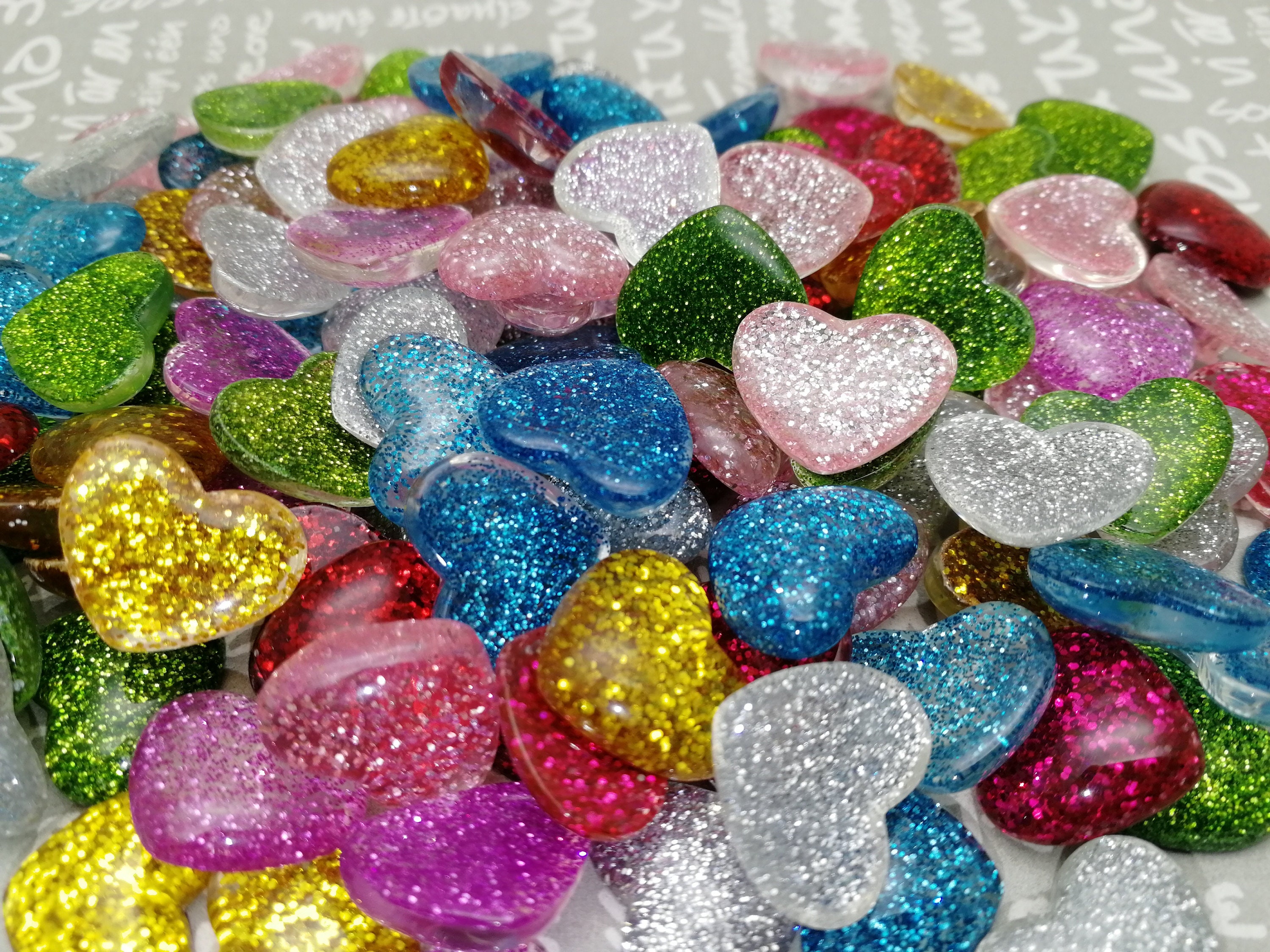 Syntego Cabochon A Cuore In Resina Dorata Con Glitter Iridescente 25 Pezzi Per Craft Decorazioni