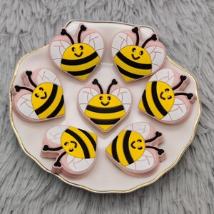 Silicone Bead Honeybee Honey Bee Hornet Focal Bead for Pen Bracelet Necklace Keychain Lanyard , Silicone Bead Bulk DIY Charm Finding AS0926