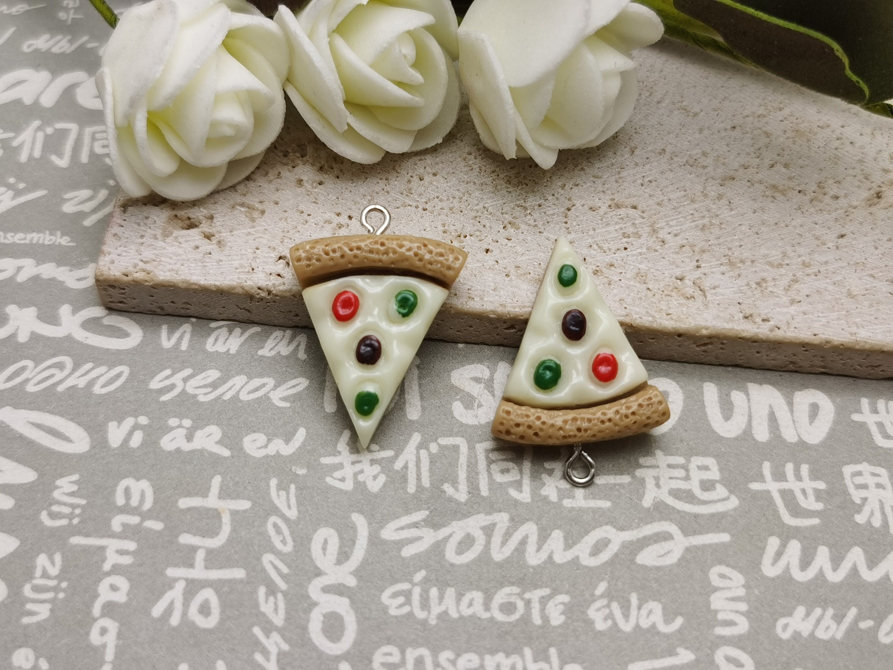 6/20 Pieces Plastic Pizza Pizzeria Pendant Charm , Resin