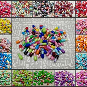 Ciondolo per capsula pillola con messaggio di desiderio da 100 pezzi con nota di carta bianca all'interno, 18 colori felice segreto nota d'amore pillola perlina scoperta fatta a mano AP0054