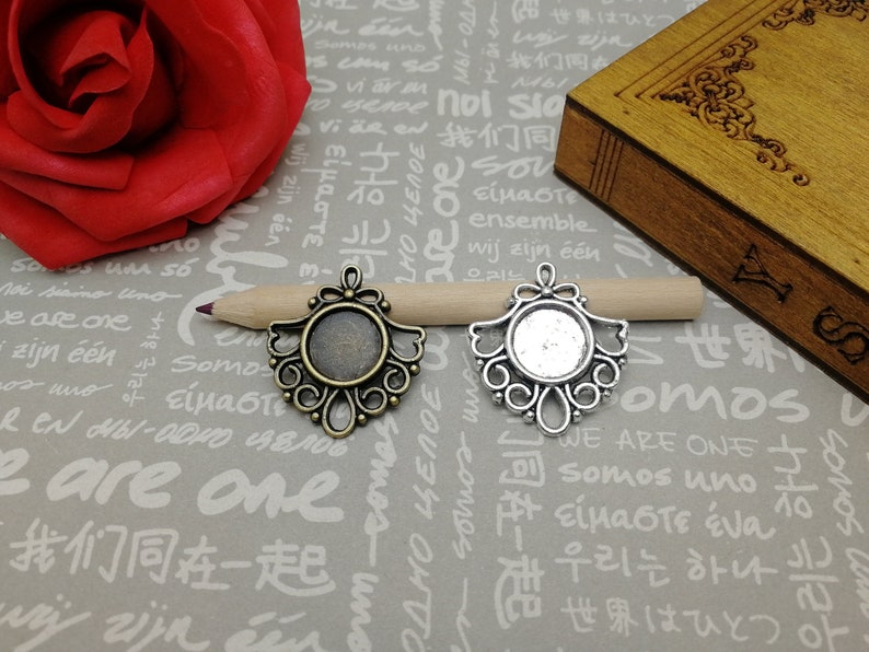 antique bronze silver color AM737 10pcs 12mm round match metal cameo cabochon base settings tray blank flower floral pendant drop charm