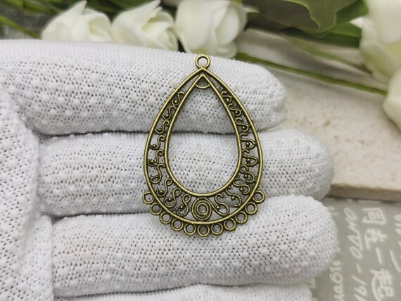 DESIGN - Orecchini Pendenti Lunghi Argentati Con Design A Con Design A Goccia