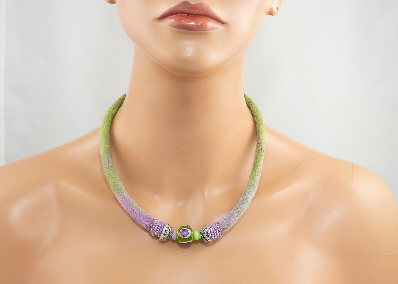 collar-Embroidery-lampwork bead-soft green Necklace-Choker-Statement Necklace