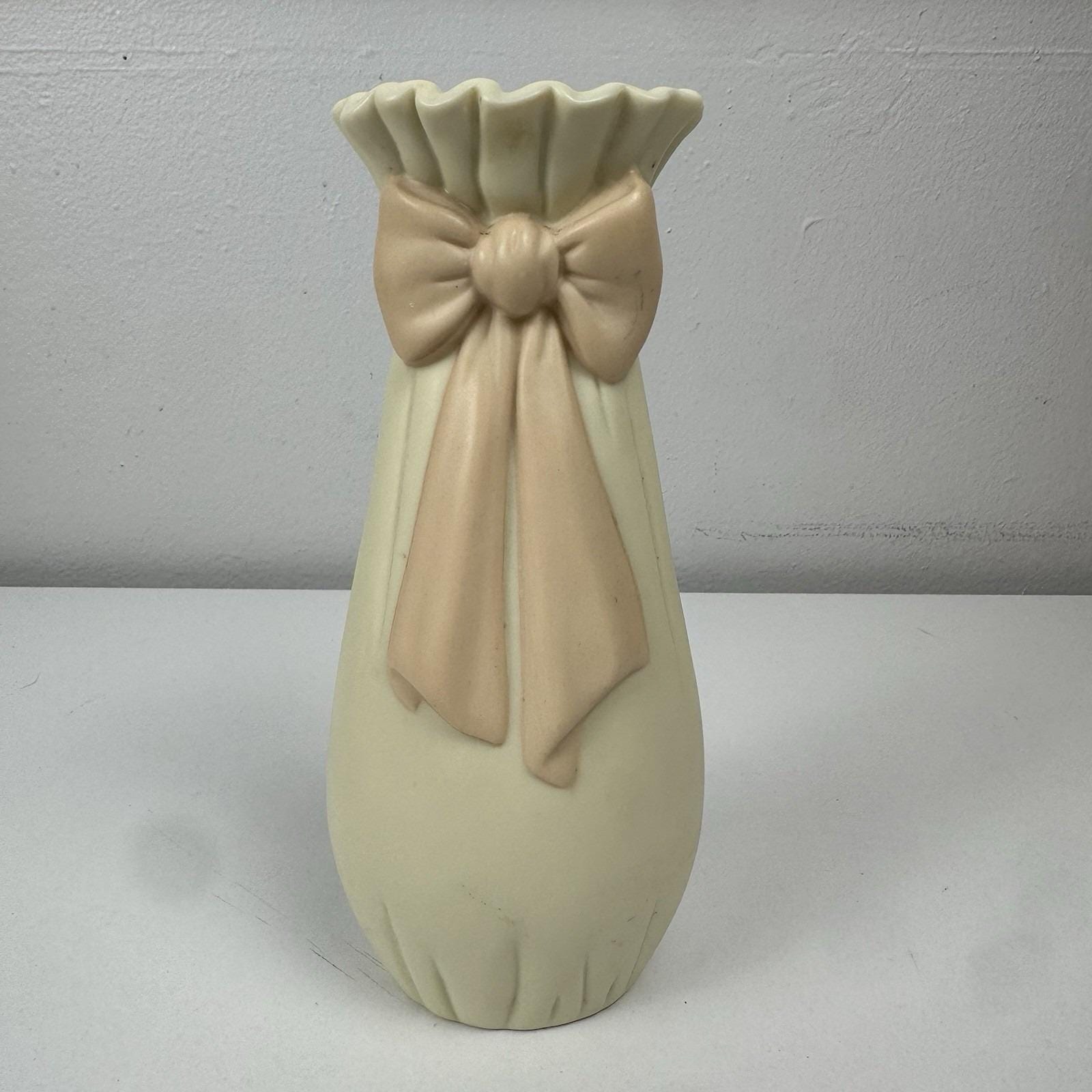 AVON Gift Collection Soft Bow Bud Vase 【公式通販】