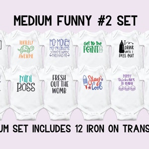 Puede incluir: Un conjunto de 12 transferencias para planchar para bodies de beb&eacute;. Las transferencias presentan frases divertidas como "Wild One", "Turtlely Awesome", "Mo Money Mo Problems", "Get to the Point", "I Drink Until I Pass Out", "Little Stinker", "Ready to Rock", "Mini Boss", "Fresh Out the Womb", "Stay Cool", "Money Thinks She's in Charge" y "Gangsta Napper".