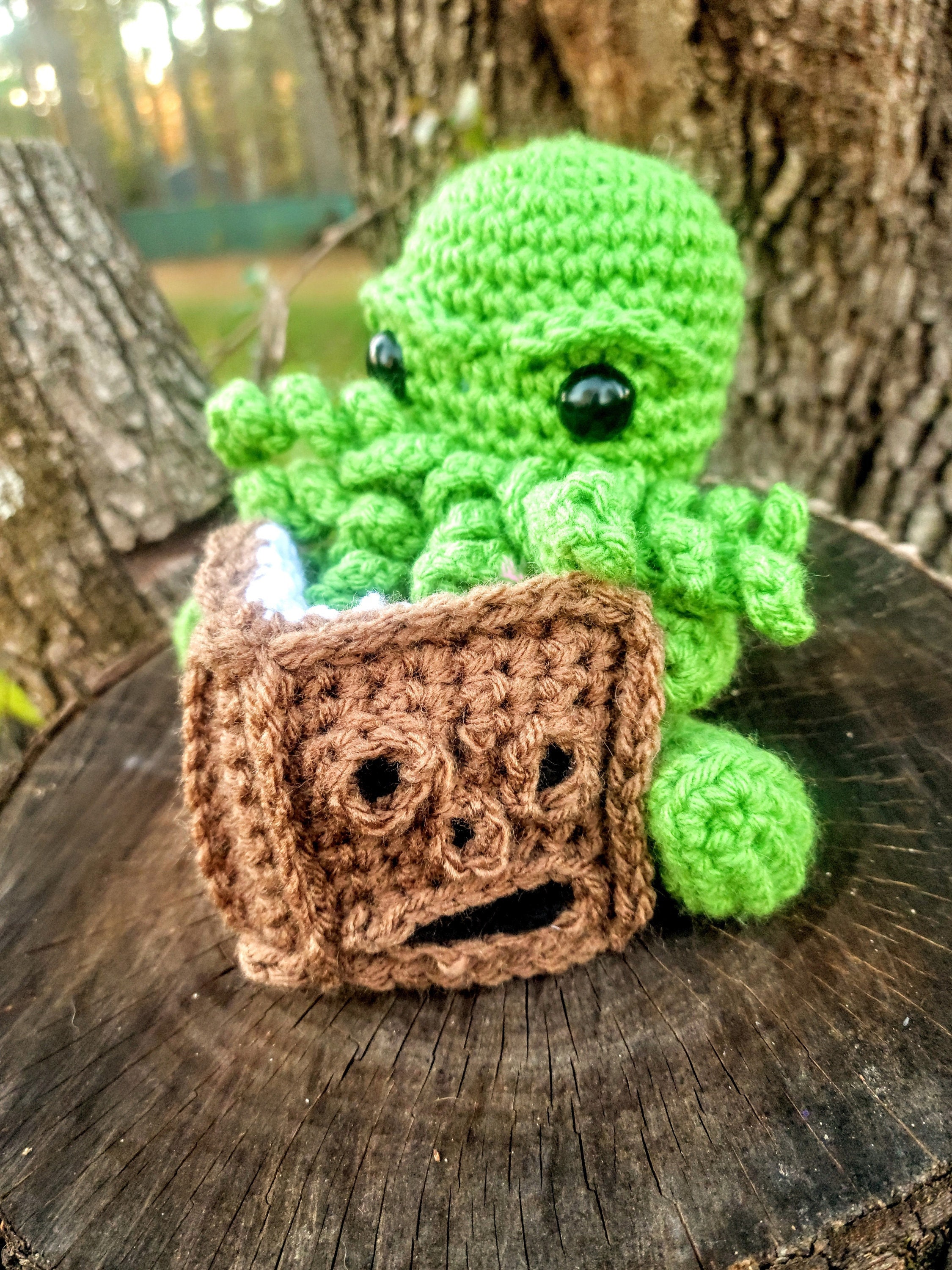 Made to Order Crochet Cthulhu Plush With Necronomicon - Handmade Horror Toy  - Etsy