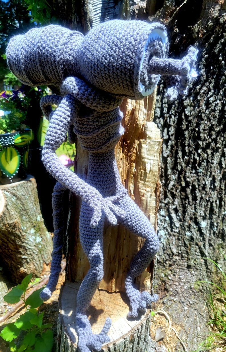 Made to order Alien Xenomorph H R Giger Alien crochet plush amigurumi horror sci-fi collectible memorabilia image 7