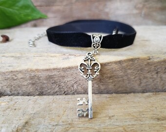 Black Velvet Key Choker