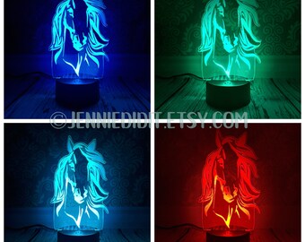 DAHEYMA Luce d'atmosfera 3D a forma di cavallo, 16 colori che cambiano, luce notturna con telecomando, lampada a LED regalo per vacanze, decorazione della camera da letto della casa, lampada da tavolo