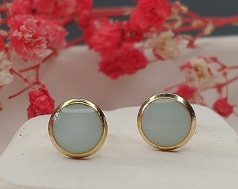 Kleine Ohrstecker Edelstahl vergoldet, Ohrringe in Taubenblau und gold mit einem Durchmesser von 6 mm, Geschenk Freundin