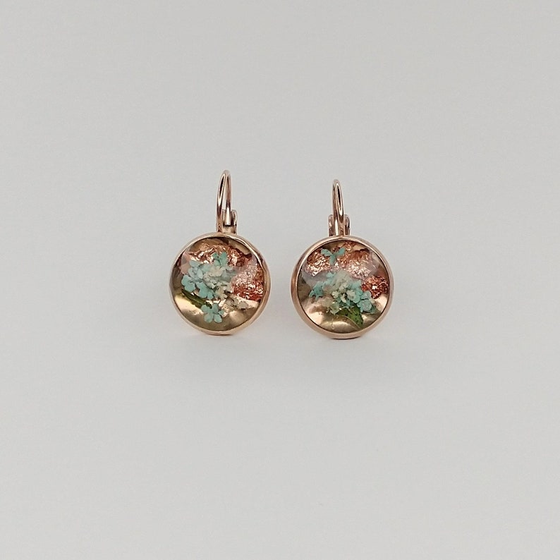 Earrings, hanging earrings, stainless steel rose gold / 8 mm diameter / with turquoise and cream flowers / cast resin / gift girlfriend/pressed flowers image 1