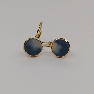 Earrings, earrings, hanging earrings in gold plated stainless steel, 8 mm, polymer clay in dark blue and beige