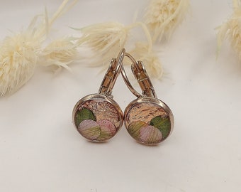 Boucles d'oreilles pendantes boucles d'oreilles en or rose avec de vrais pétales verts et roses, cadeaux pour elle