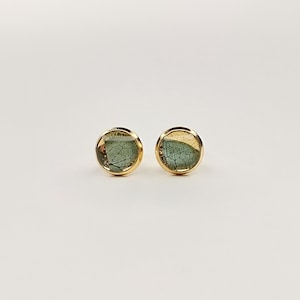 Earrings, stud earrings in gold-plated stainless steel, 6 mm diameter, green petals and gold leaf, gift for girlfriend