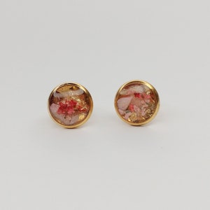 Earrings, stud earrings stainless steel gold-plated 8 mm real flowers with casting resin, resin