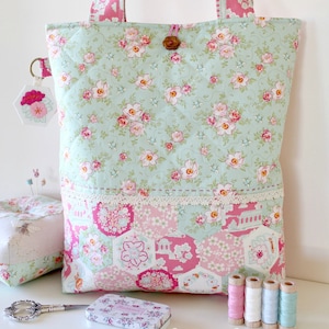 Motif de sac bourdon hexagonal - sac fourre-tout à téléchargement pdf avec broderie à la main, assemblage en papier anglais, hexagones, dessus matelassé, breloque de sac hexagonale