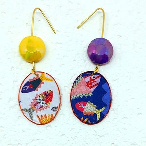 MISPAIRED FISH EARRINGS oval shape, multicolored fish hanging earrings, sailor gift idea image 2