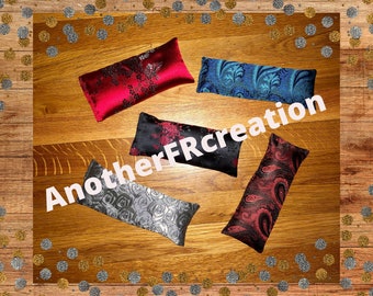 Organic Lavender and Flax Seed Silk Yoga Pillow, Silk Eye Pillow, Aromatherapy, Floral Eye Pillow, Relaxation, Yoga Eye Pillow
