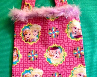 Sac fourre-tout Congelé Anna et Elsa, sac fourre-tout congelé, sac fourre-tout Anna et Elsa, sac fourre-tout rose, sac fourre-tout pour filles, sac pour filles, sac fourre-tout pour fille congelée