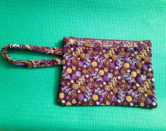 Quilted Wristlet, Floral Quilted Wristlet, Women's Wristlet, Girl's Wristlet, Zippered Quilt Wristlet, Navy Quilt Wristlet, Multicolor Quilt