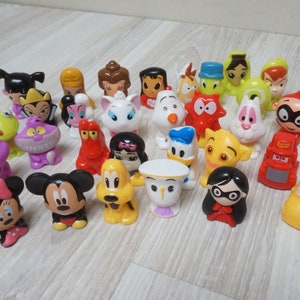 10 o 30 Crazy Bones Gogos Disney Wikkeez collection, mini mostri di plastica per feste di fantasia, piccole creature per bambini