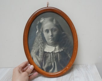 10.5" Old photo of young girl in wooden frame, Victorian framed portrait print picture wall hanging pictures round oval photography black
