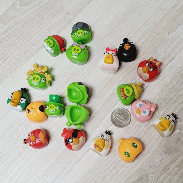 Lot of 10 RANDOM licensed Angry Birds mini figurine, miniature movie film tv show toy collection Lithuanian party supply children pig animal