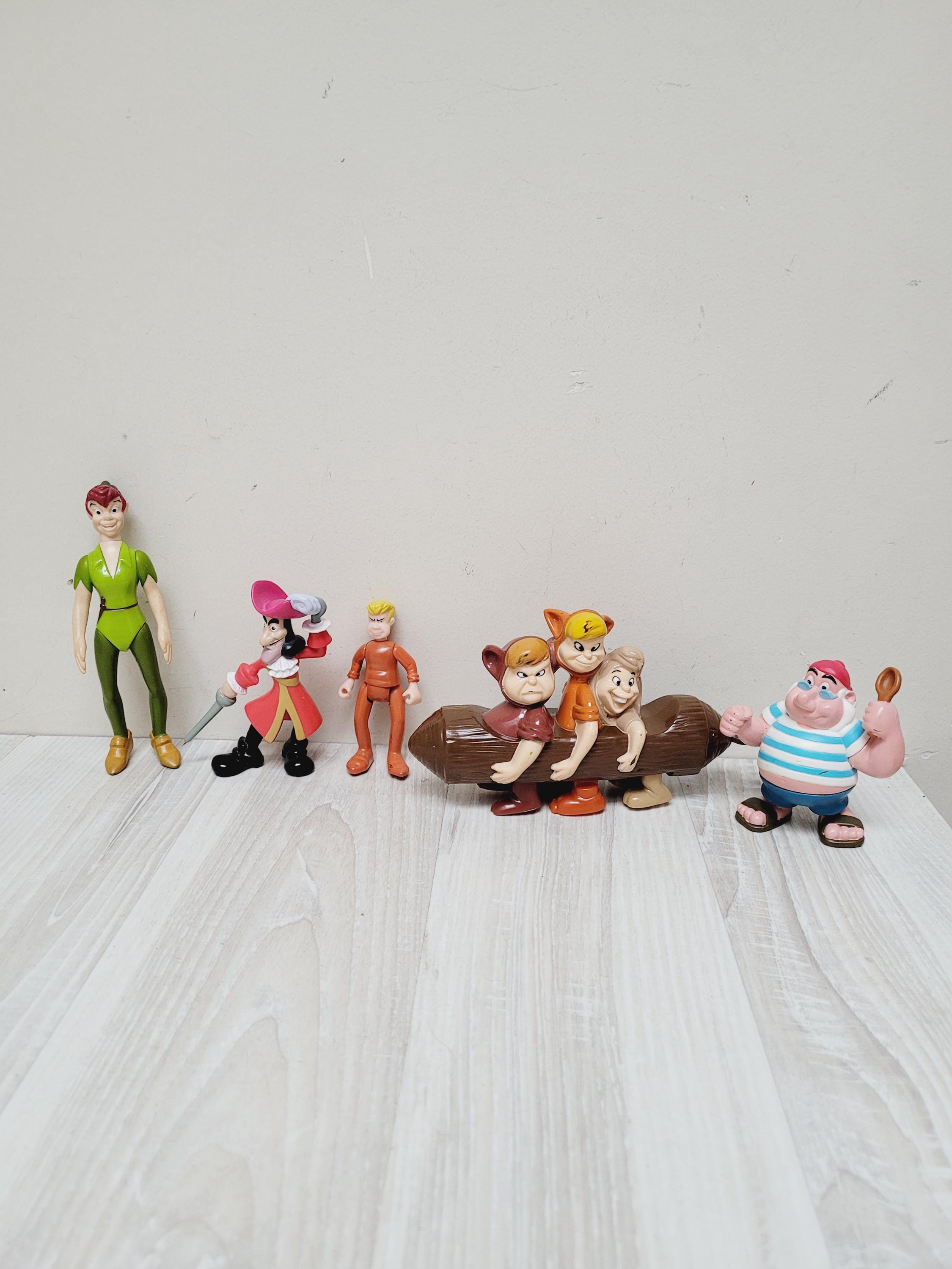 Disneyピーターパンキャラクターフィギュア、ティンカーベルジェイク