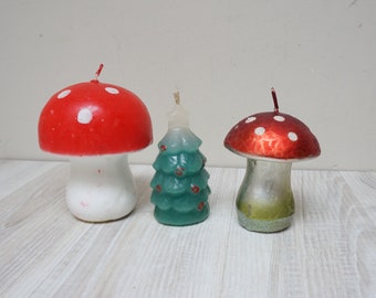 3 Weihnachtsbaum und Amanita Pilz geformte sowjetische Kerze, Paraffin Figur Vintage Retro hergestellt in Russland UdSSR Russische Weihnachten grün weiß rot