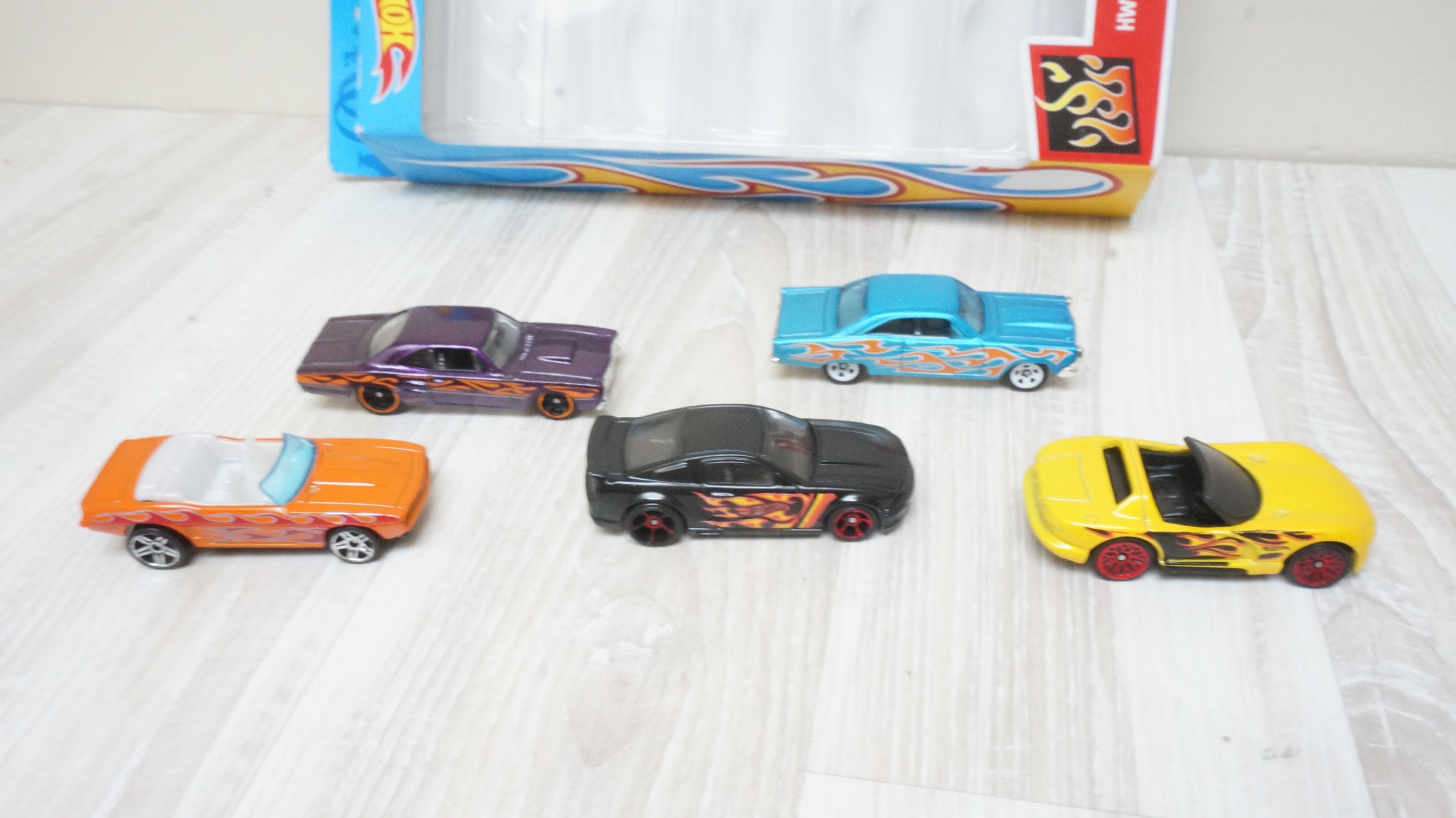 Hot wheels flames 5 pack best sale 2019