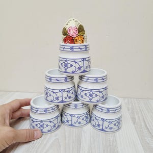 Set of 6 Blau Saks style egg cups, melamine or plastic original German white blue vintage onion flower floral Easter table decoration decor